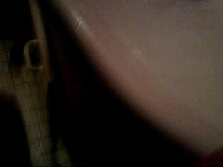 Young male jerks off to huge cumshot in selfshot video