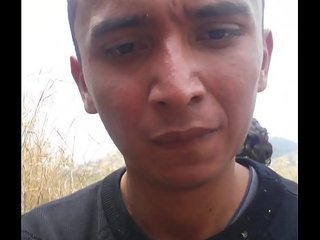 Joven hermoso chacal me calienta y me coje en la calle