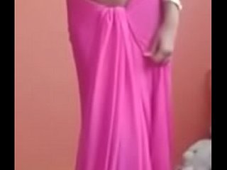 Desi bhabhi nude in pink saree